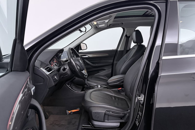 Vehicle Image 22