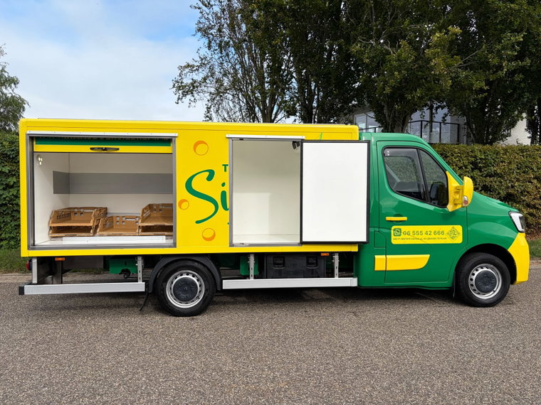 Vehicle Image 13
