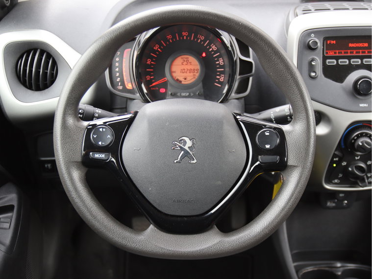 Vehicle Image 15