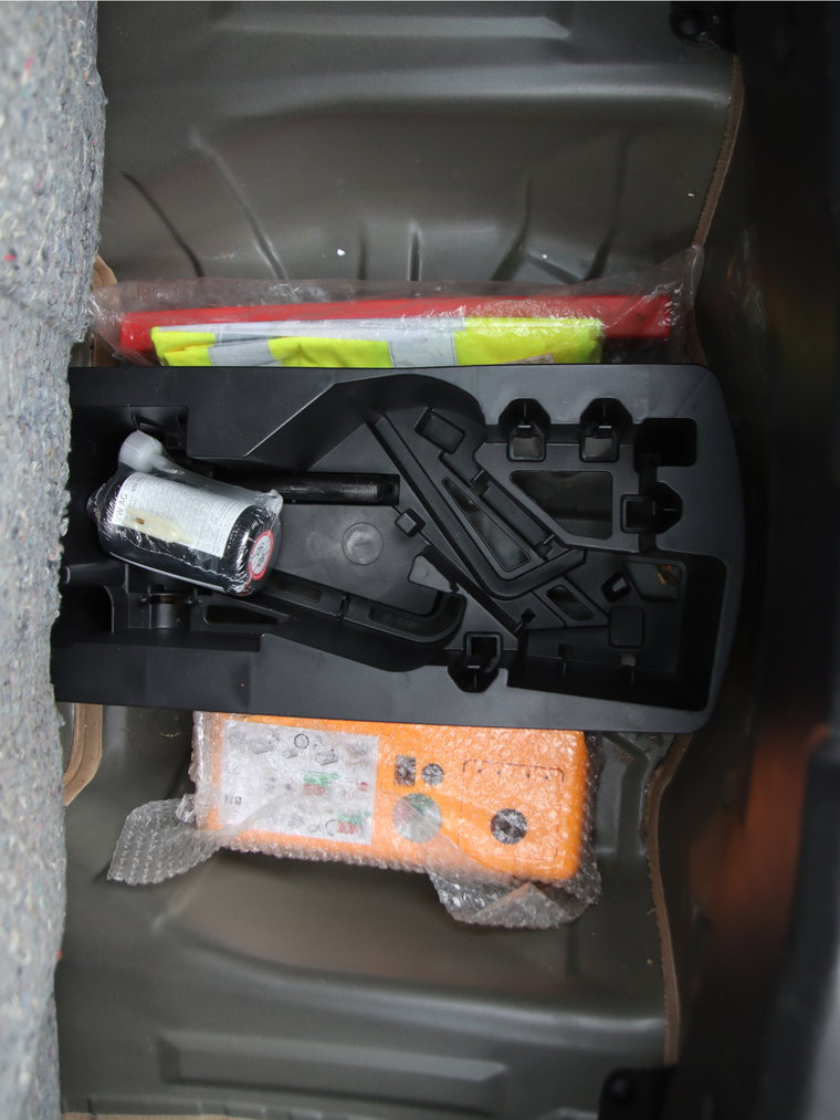 Vehicle Image 31