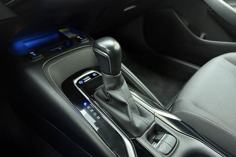 Vehicle Image 25