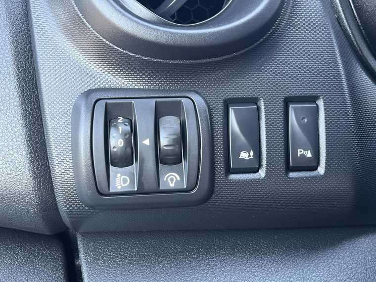 Vehicle Image 32