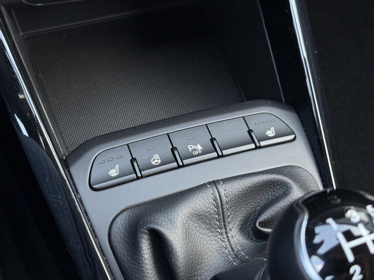 Vehicle Image 26