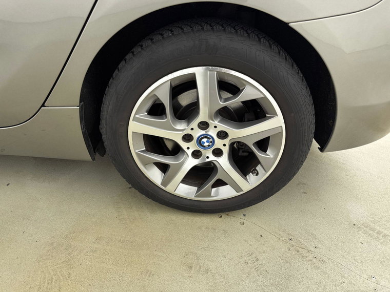 Vehicle Image 26
