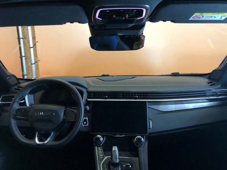 Vehicle Image 12