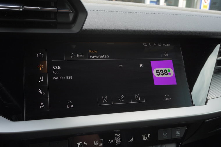Vehicle Image 26