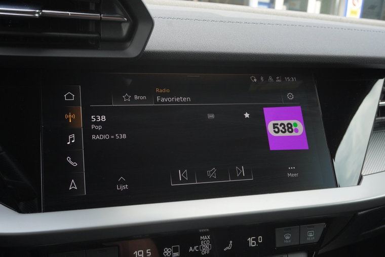 Vehicle Image 27