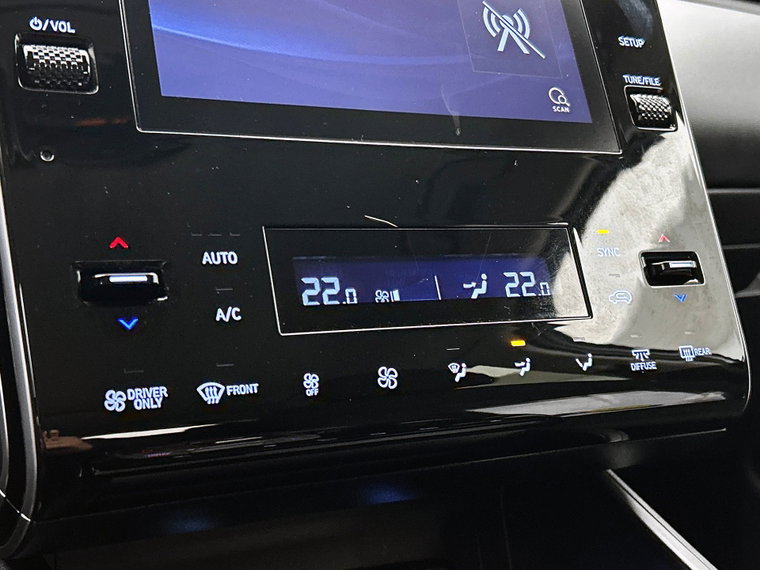 Vehicle Image 23