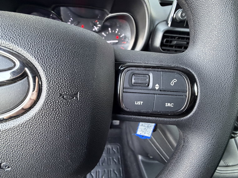 Vehicle Image 33