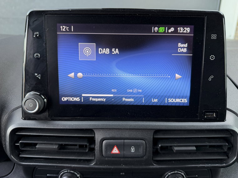 Vehicle Image 35