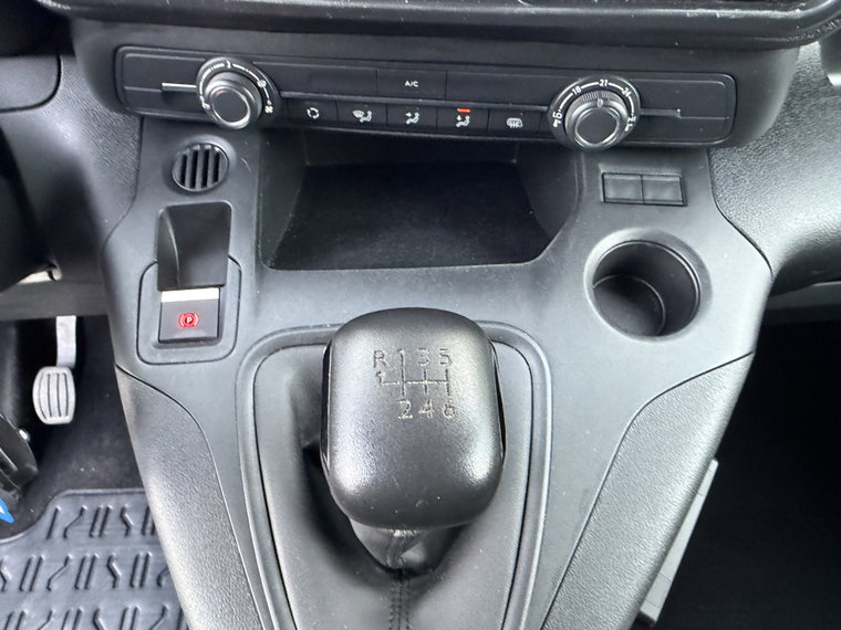 Vehicle Image 41