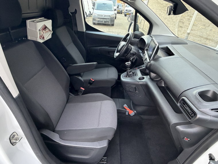 Vehicle Image 45