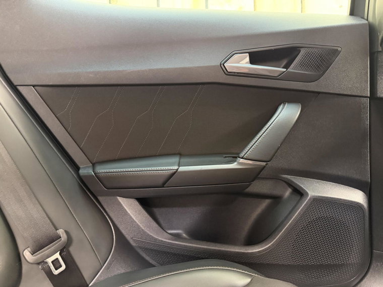 Vehicle Image 60
