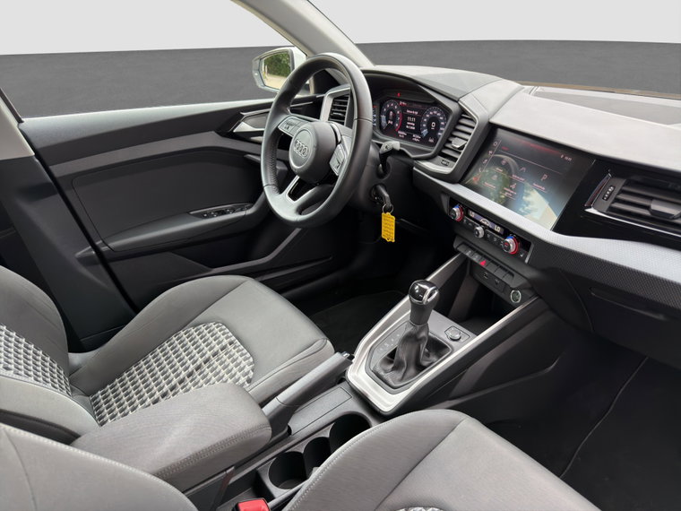 Vehicle Image 11