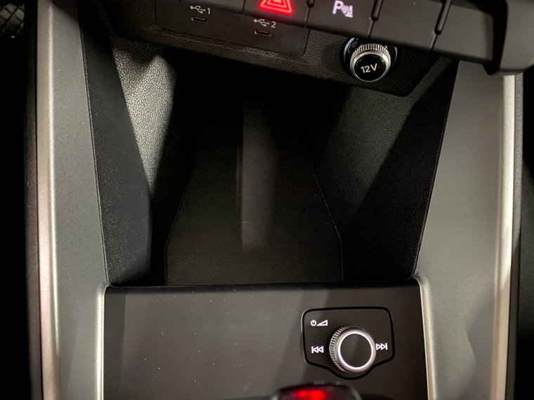 Vehicle Image 28