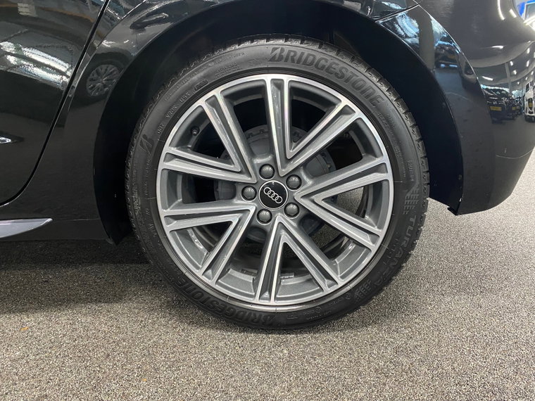 Vehicle Image 37
