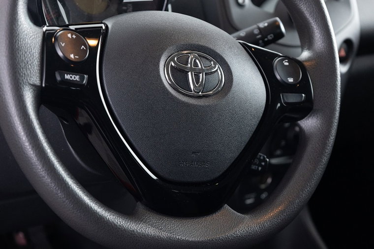 Vehicle Image 10