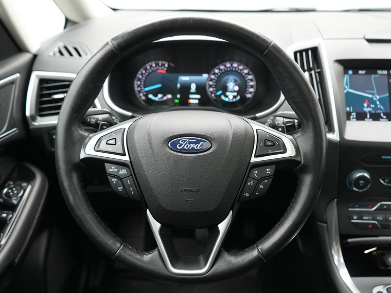 Vehicle Image 16