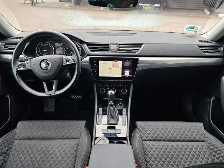 Vehicle Image 35