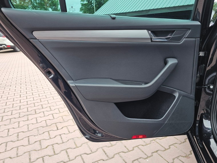 Vehicle Image 43