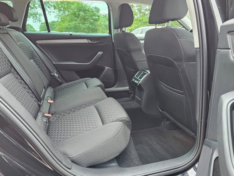 Vehicle Image 45