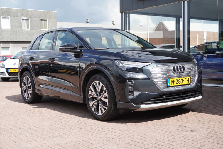 Vehicle Image 9