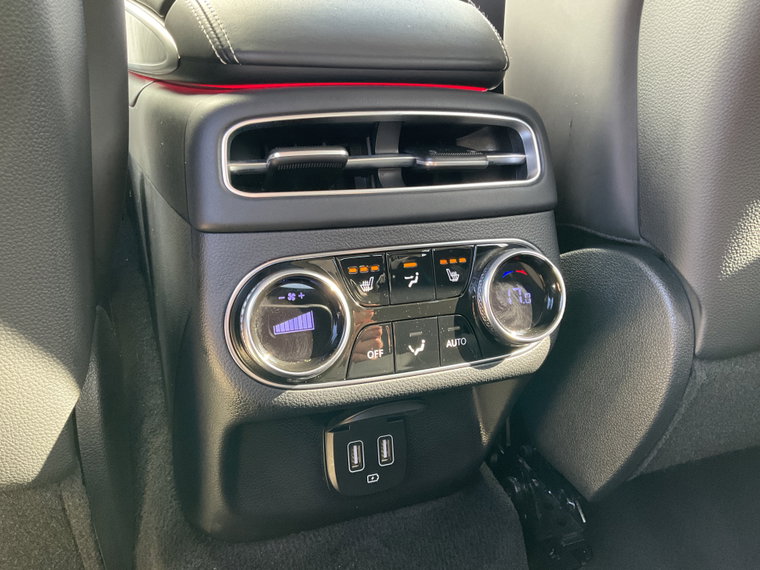 Vehicle Image 38