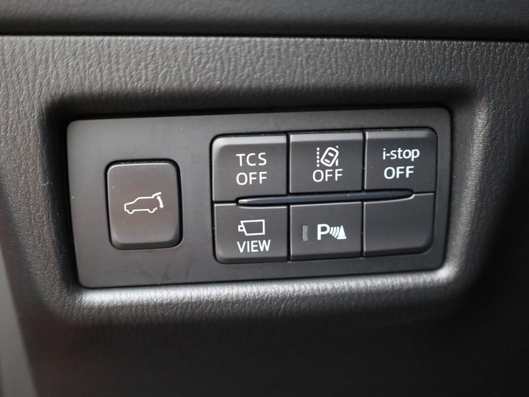 Vehicle Image 25