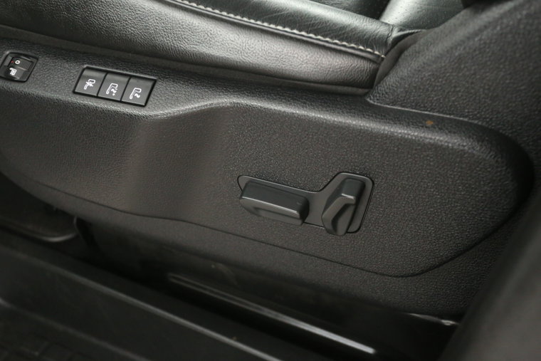 Vehicle Image 32