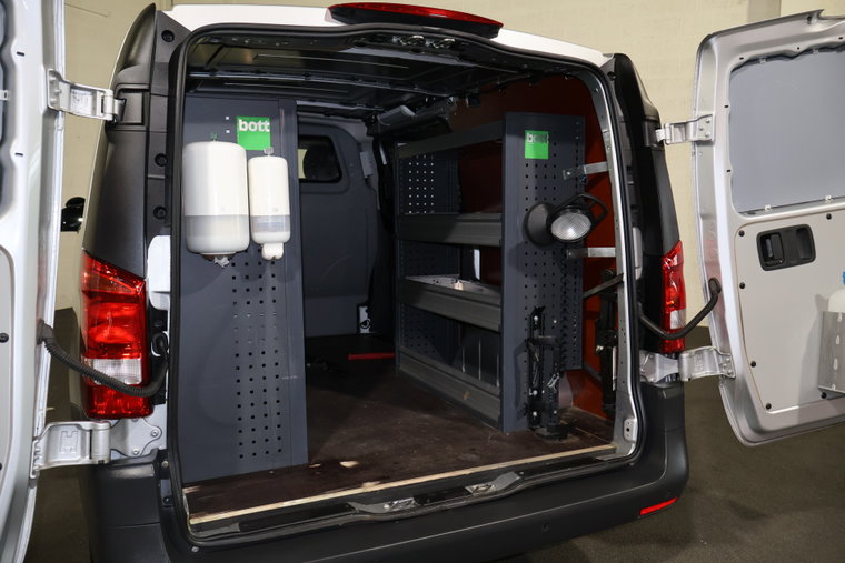 Vehicle Image 13