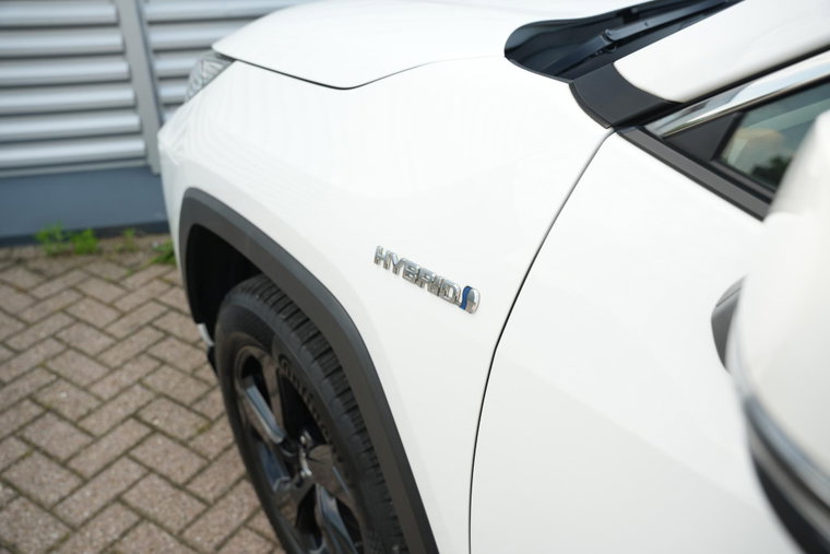 Vehicle Image 25