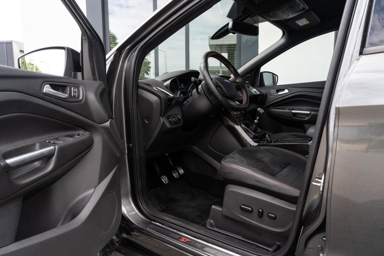 Vehicle Image 16