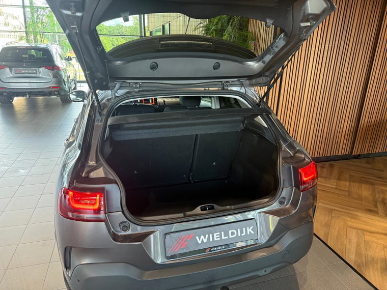 Vehicle Image 32