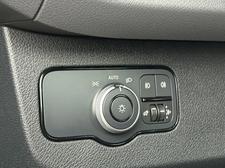 Vehicle Image 26