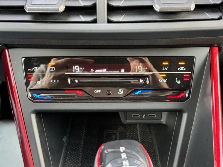 Vehicle Image 28