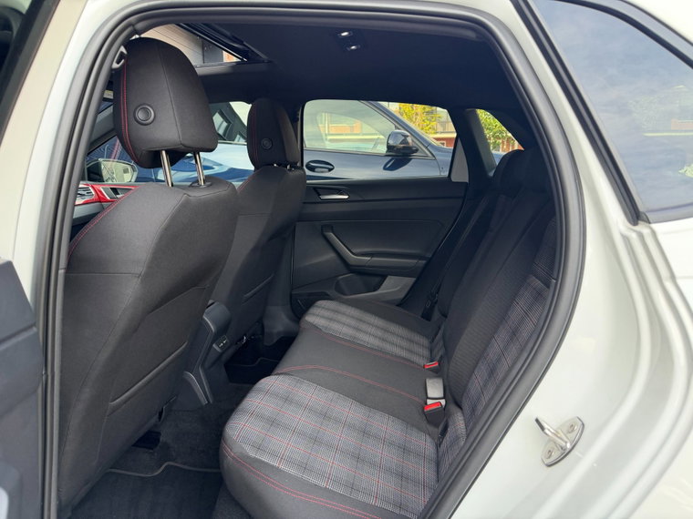 Vehicle Image 40