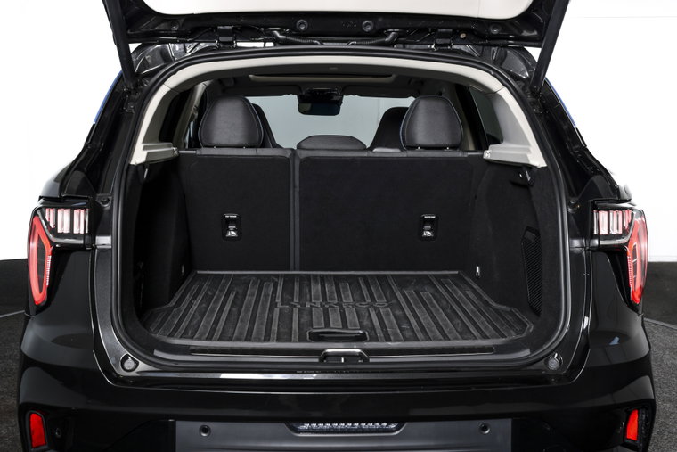 Vehicle Image 8