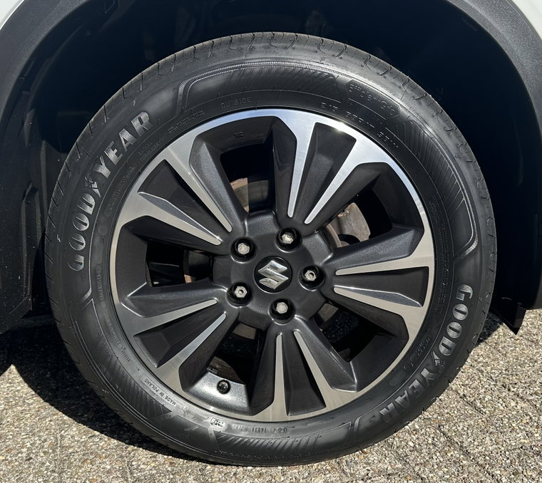 Vehicle Image 15