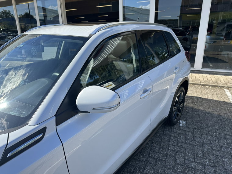 Vehicle Image 17
