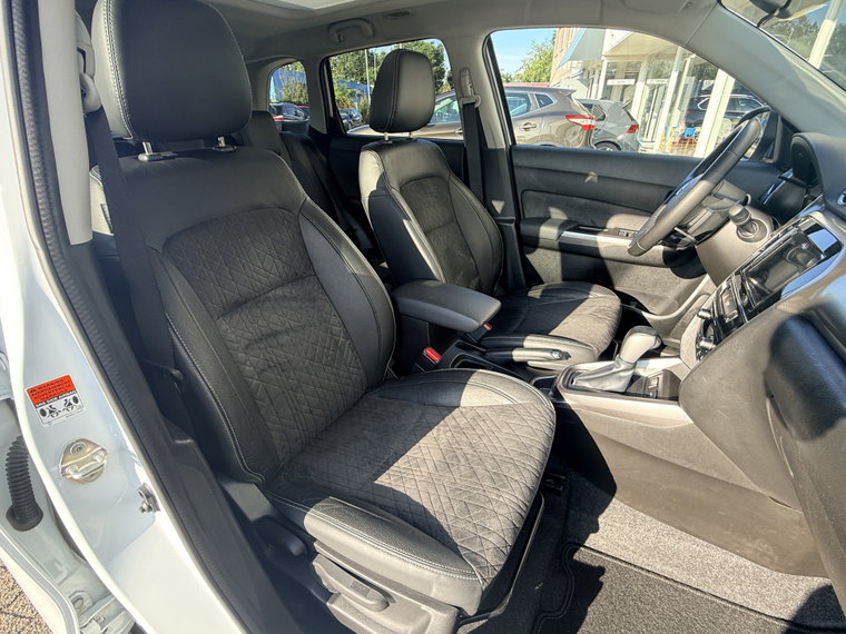 Vehicle Image 35