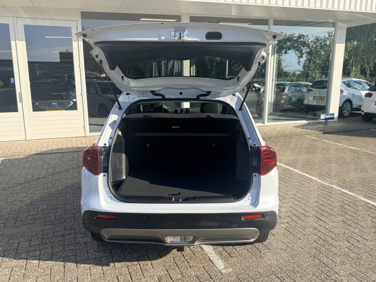 Vehicle Image 11