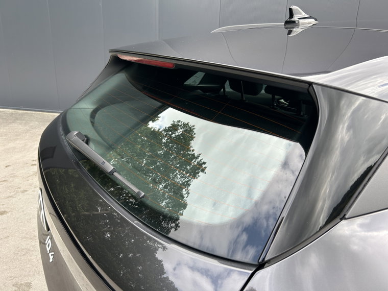 Vehicle Image 25