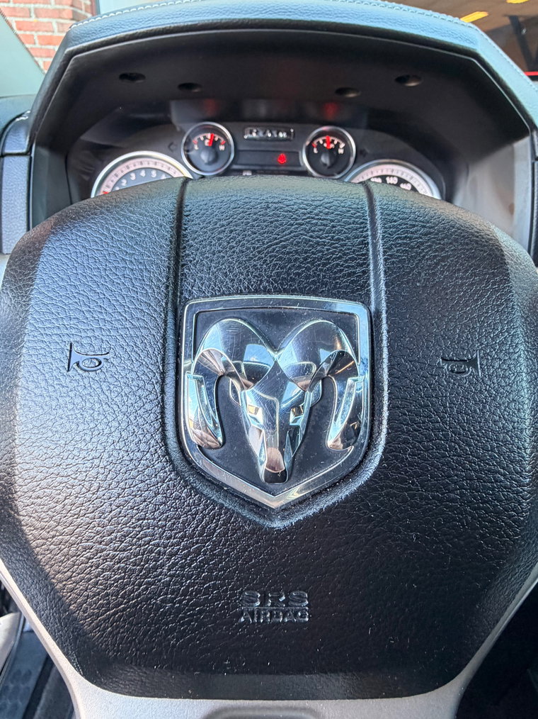 Vehicle Image 24