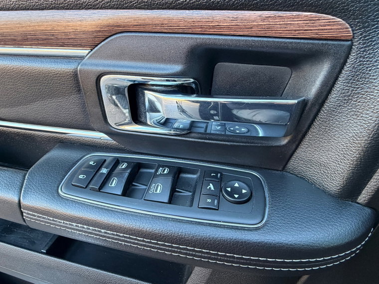 Vehicle Image 29