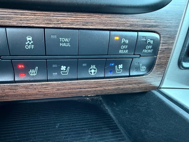 Vehicle Image 32
