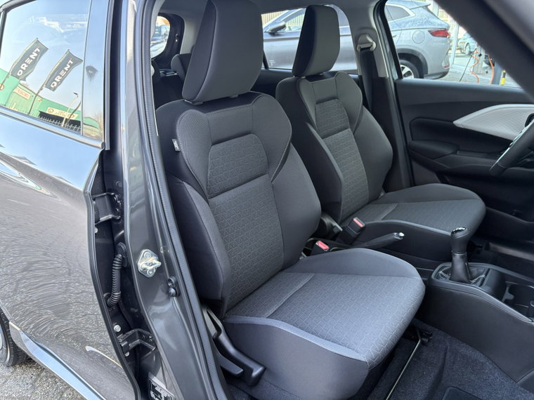 Vehicle Image 30