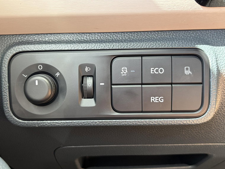 Vehicle Image 27