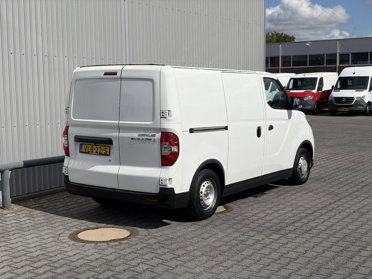 Vehicle Image 29