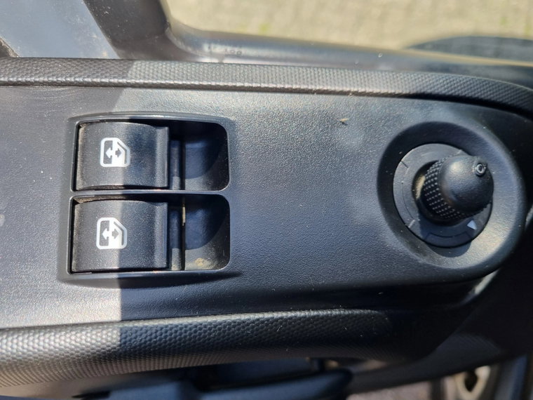 Vehicle Image 28