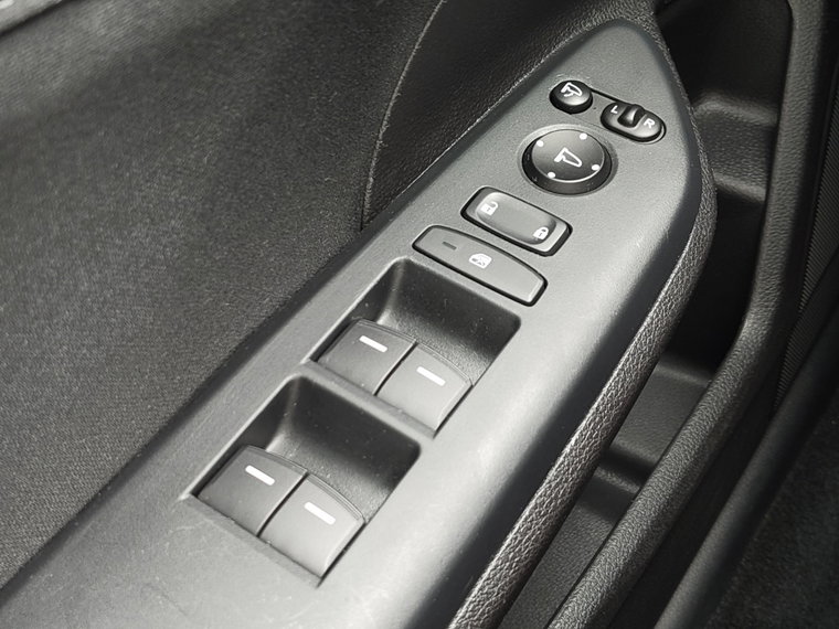 Vehicle Image 24
